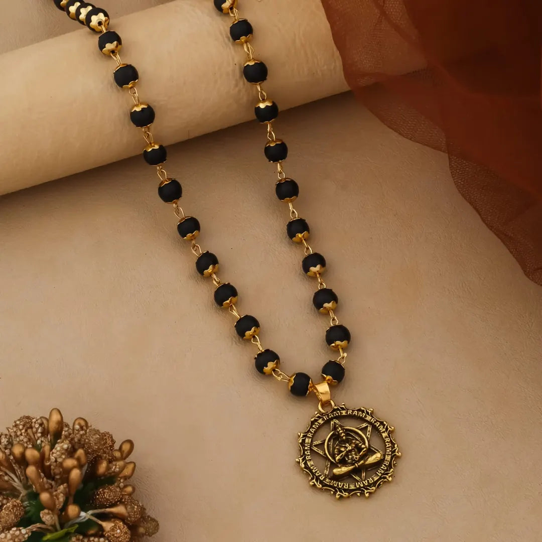 Hanuman Ji pendant with Karungali brass-caps mala